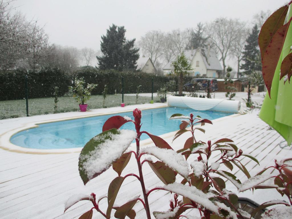 Les Abris Du Chateau Mer Bagian luar foto